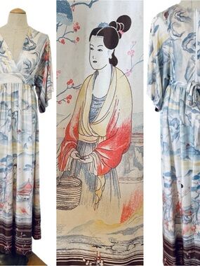 Rare 1950s - 1960s vintage Kimono style dress with Oriental inspired design